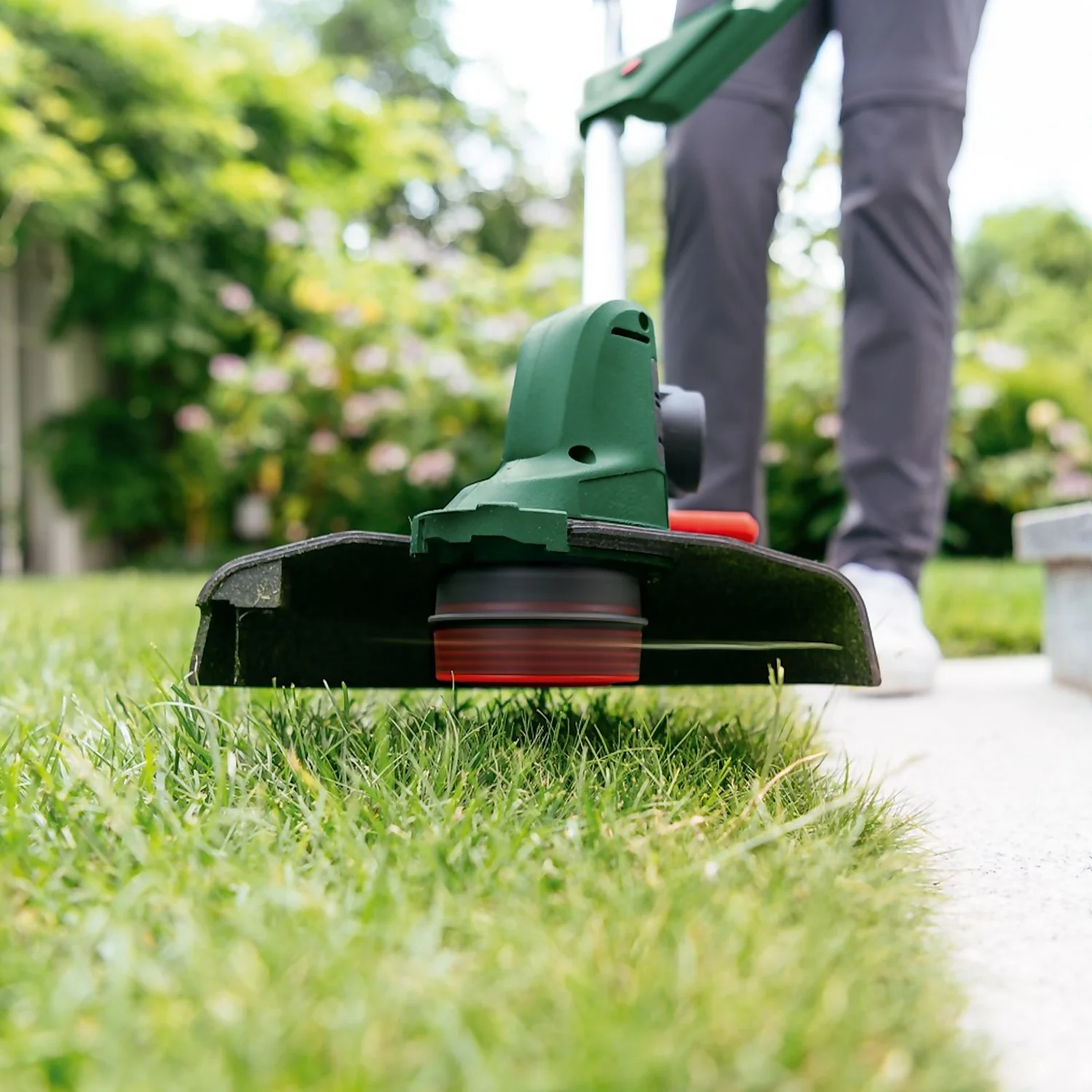 Bosch 18-260 26cm 18V UniversalGrassCut Grass Trimmer 8 Bosch 18-260 26cm 18V UniversalGrassCut Grass Trimmer - Image 6