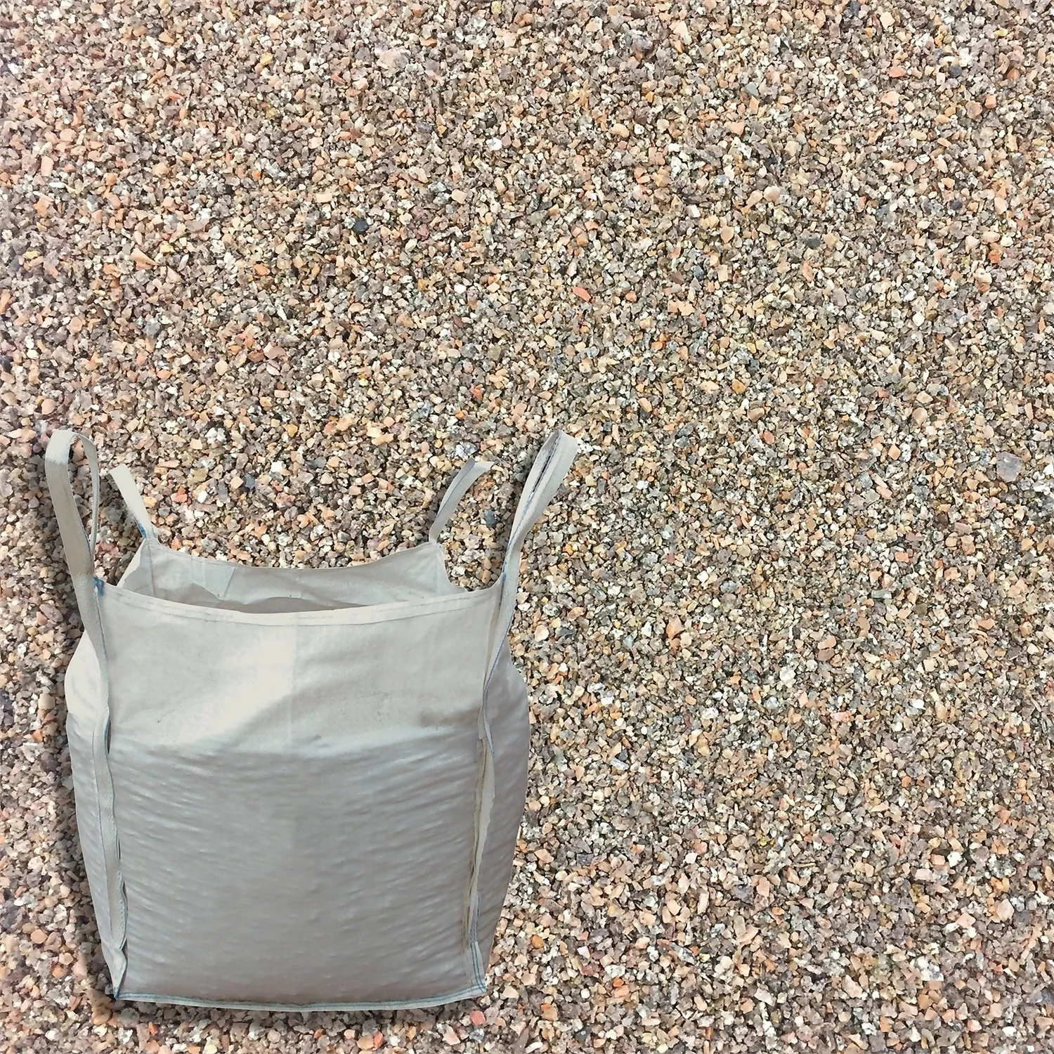 Horticultural Potting Grit - Bulk Bag 750 Kg 3 Horticultural Potting Grit - Bulk Bag 750 Kg