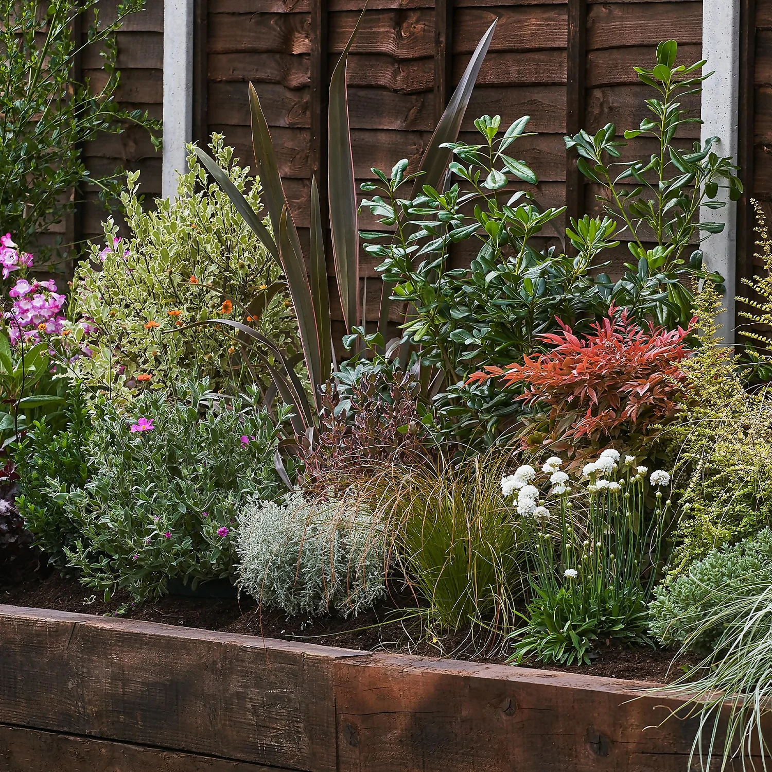 Garden On A Roll Eco Border - 10m X 90cm 3 Garden On A Roll Eco Border - 10m X 90cm