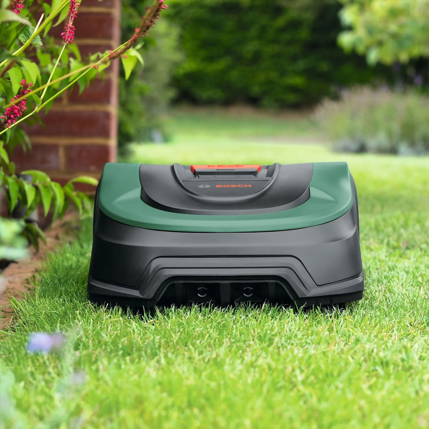 Bosch 18V Indego XS 300 Robotic Lawn Mower - 19cm 7 Bosch 18V Indego XS 300 Robotic Lawn Mower - 19cm - Image 5